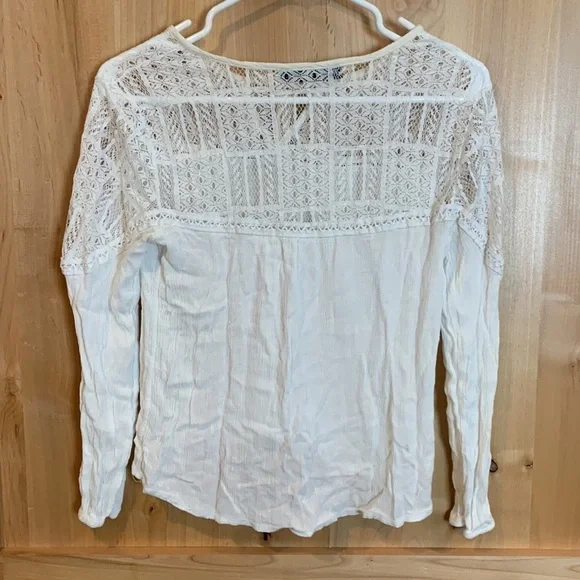 𝅺ZANZEA Collection cream long sleeve shirt w lace top w tie size Medium - Picture 5 of 6